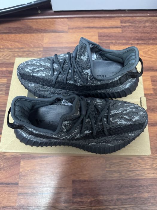 Yeezy 350 Dark Salt