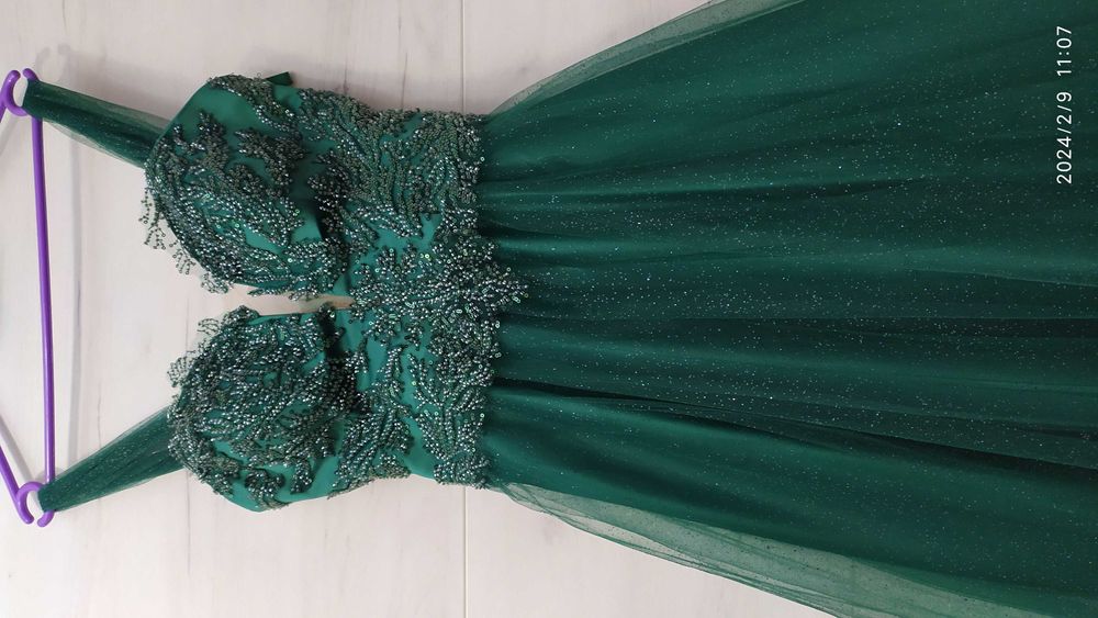 Продавам нова Абитуриентска рокля