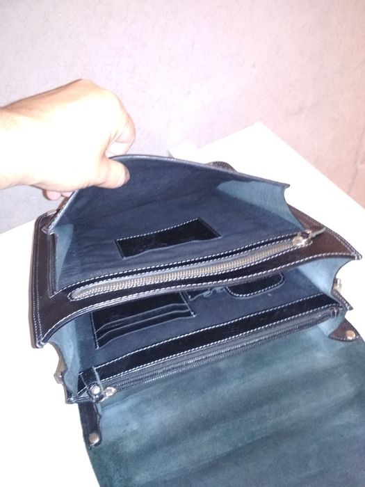 Портфель из кожи