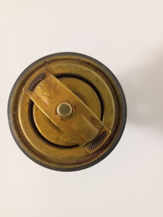 Продам термостат оригинальный