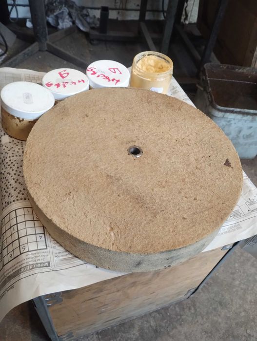 Големи вълнени кечета за полиране (Ф270 x дебелина 50 мм)