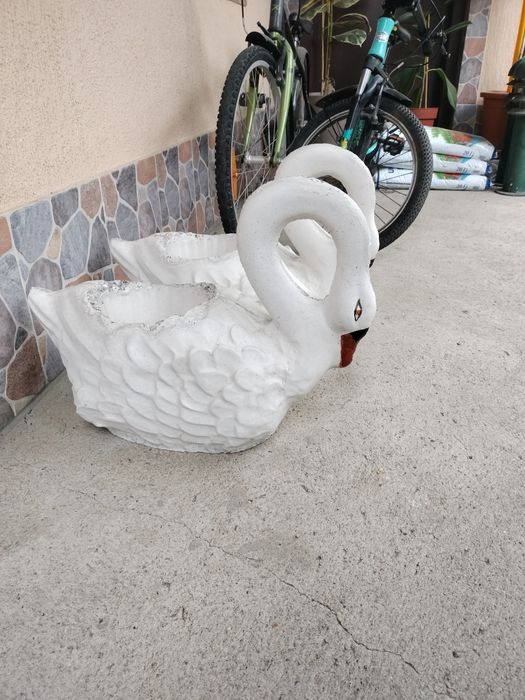 Ghiveci model lebăda 2 buc 15 kg bucata