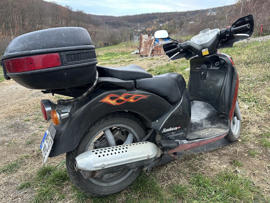 Vand Scuter Aprilia Scarabeo!