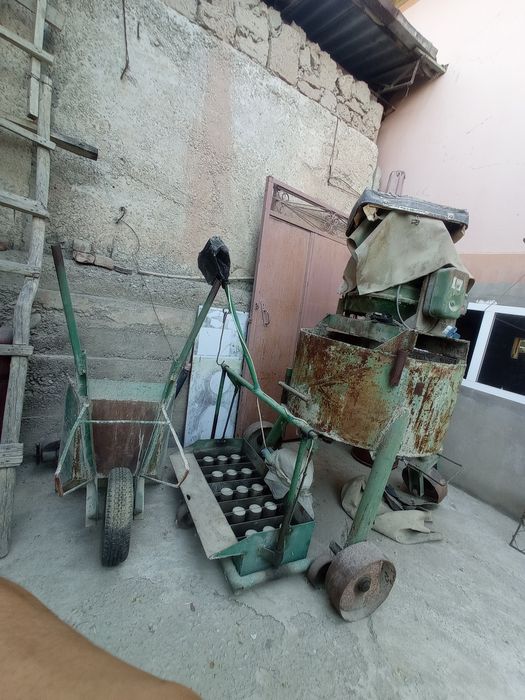 Mishalka uchta kamplekt blok g'isht quygich apparat