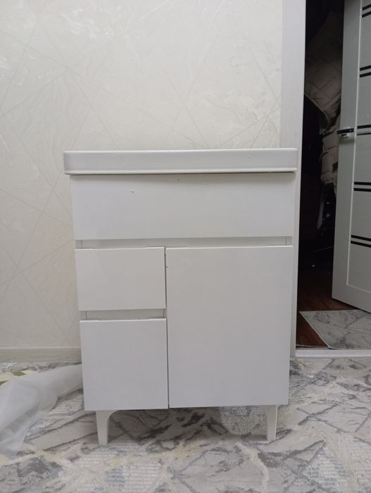 Продается раковина с подставкой