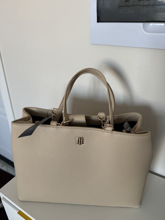 Продам сумку tommy hilfiger