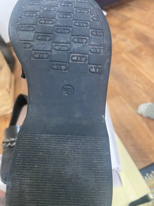 Продам лоферы 37 размер