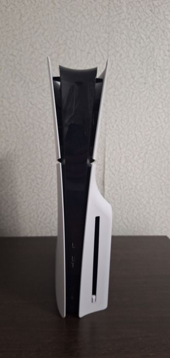 Продам плейстейшен 5