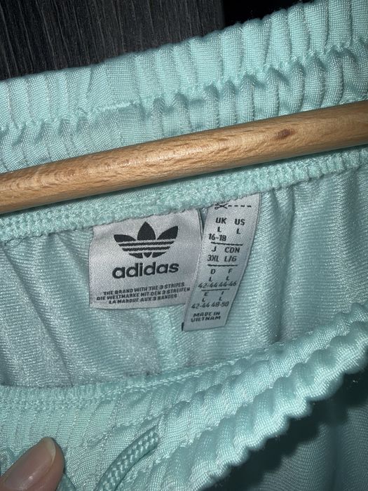Adidas Adibreak pantaloni chick design culoare mint