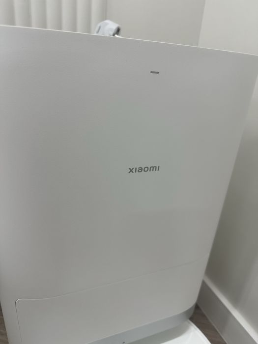 Продам робот - пылесос со своей станцией !