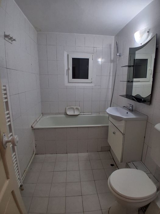 PF,apartament 3 camere decomandate,etaj intermediar(2/3),garaj,Baciu