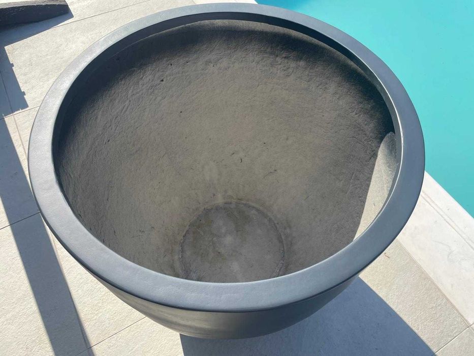 Ghivece si jardiniere premium din fibra de sticla - 60x60 si 80x80, culoare customizabila