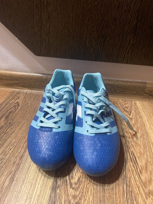 Vand adidasi LOTTO fotbal cu crampoane marimea 38