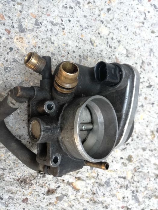 Бобина дросел дроселова клапа Опел Opel Astra H Zafira B 1.6i