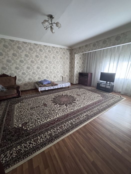 2 xonali dom zal spalni oshxona bor spalnida ikki kishi zalda 4 kishi