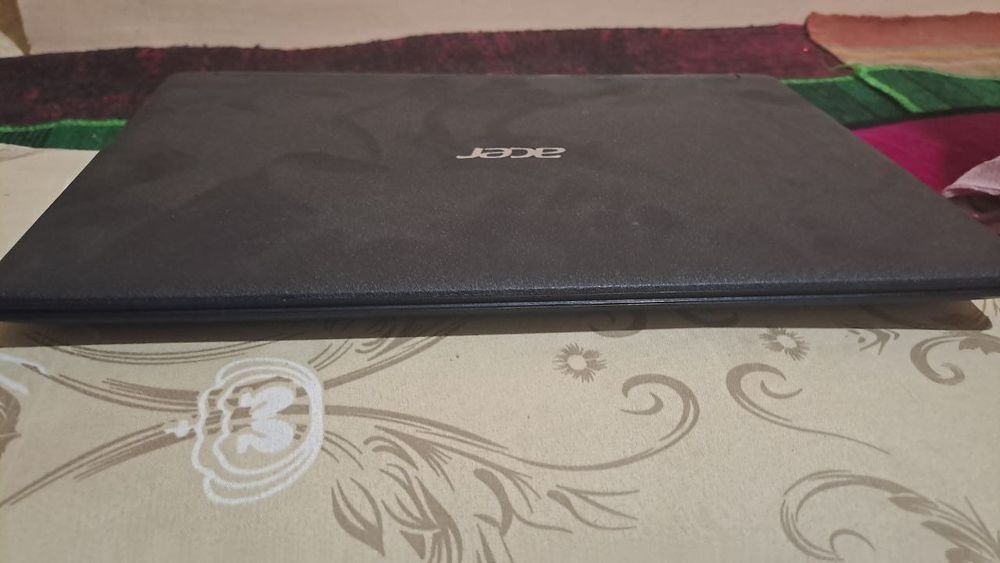 Acer noutbuki tavsiya qilaman