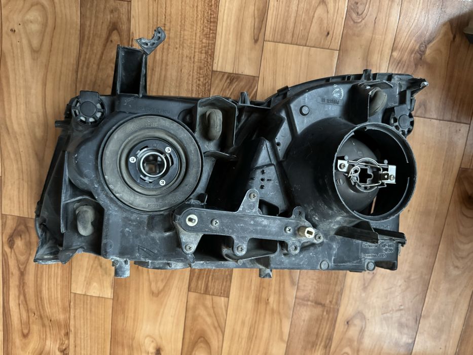 Фары от лексус 470