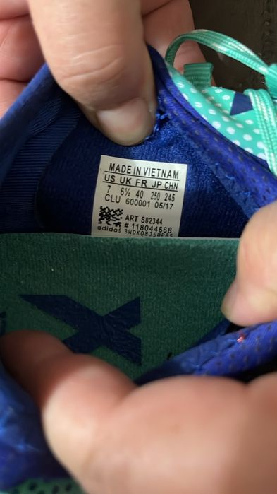 Продам мужские бутсы