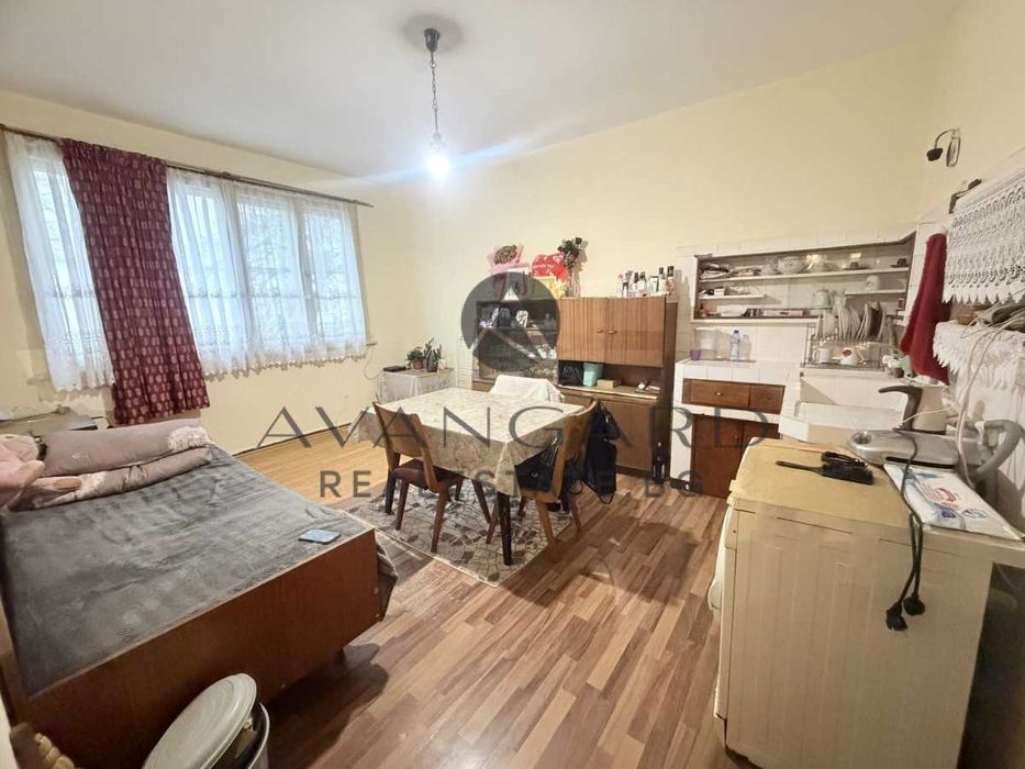 оф.25192 Етаж от къща до УМБАЛ Пълмед