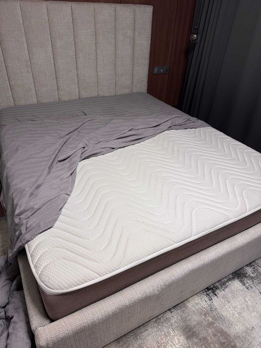 Продаю беспружинный матрас SLEEPVIP 200x160