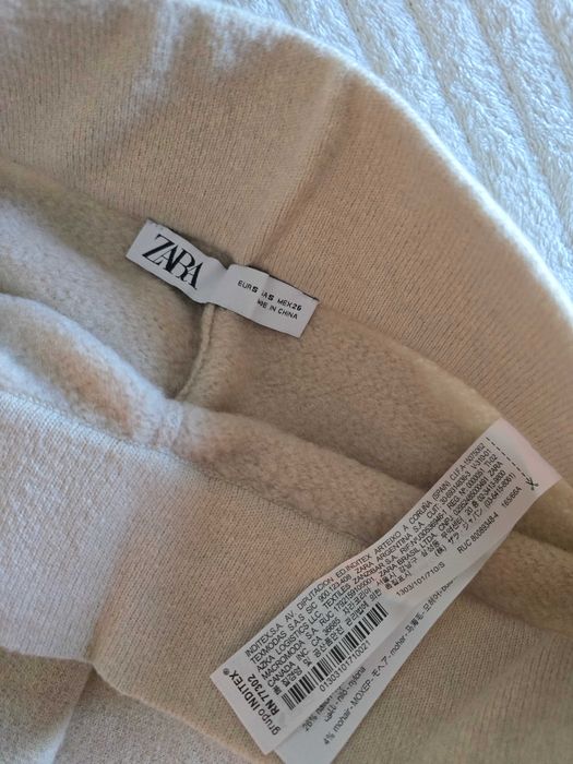 Pantaloni ZARA mar S din lana, evazati. SUPERBI