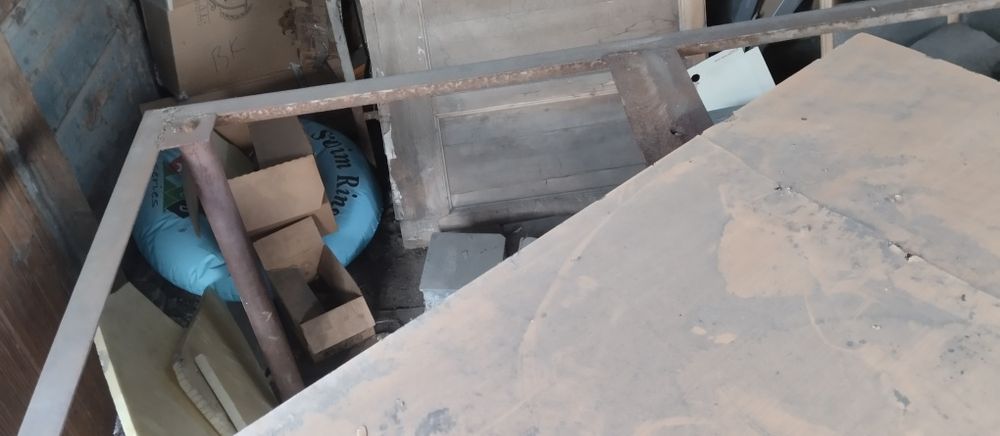 Продам Железный стол