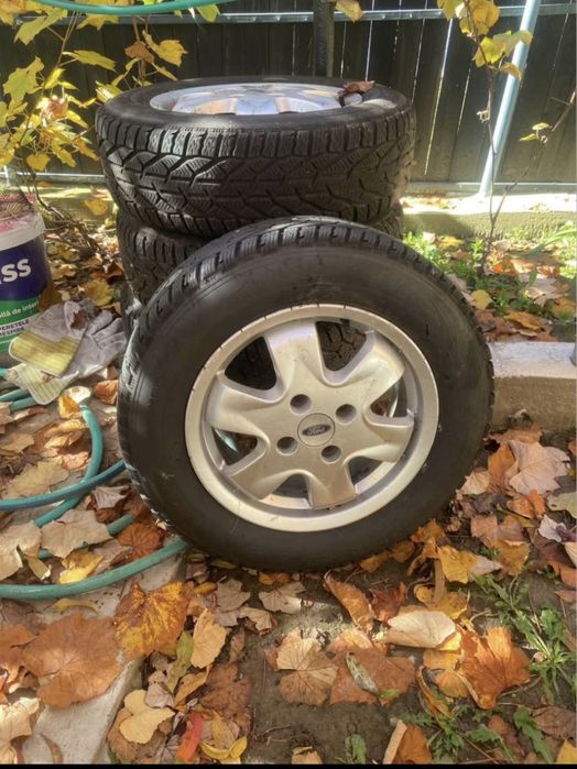 vand roti de iarna ford focus