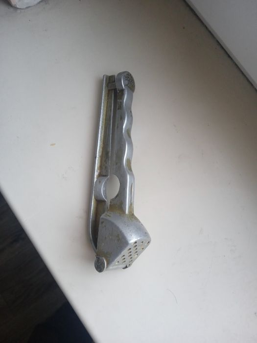 Чеснокодавка советская