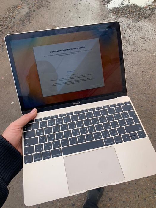 MacBook-MAX 256 talig m1 chip qoyilgan
