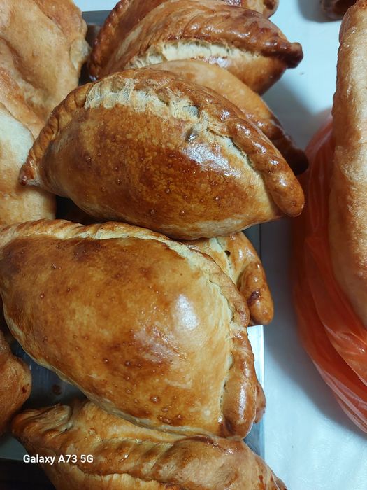 Бауырсақ, самса,пирожки