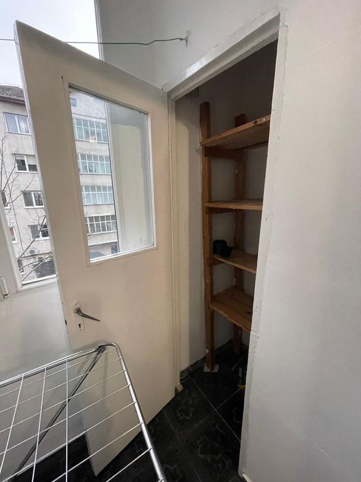 Inchiriez apartament