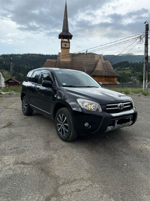 Vând Toyota RAV4 2.2 D-4D