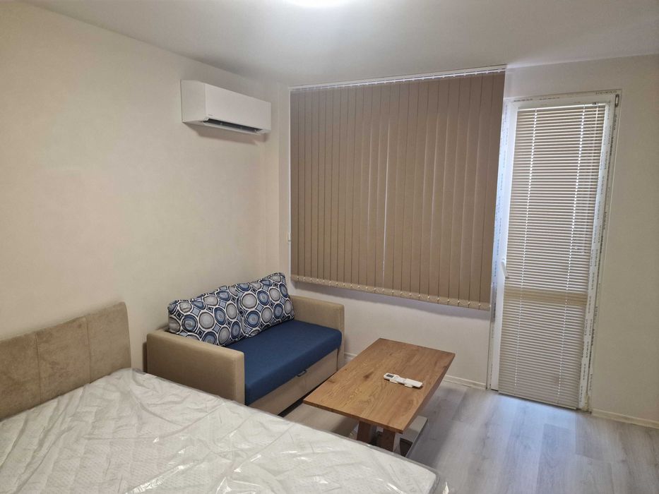 Дава се под наем Двустаен апартамент в Бургас, Славейков - 40 кв.м за 331.5 € - Снимка #1