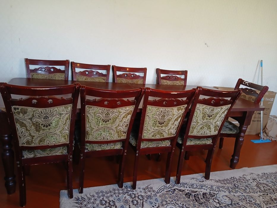 Стол+стулья 10 шт б/у