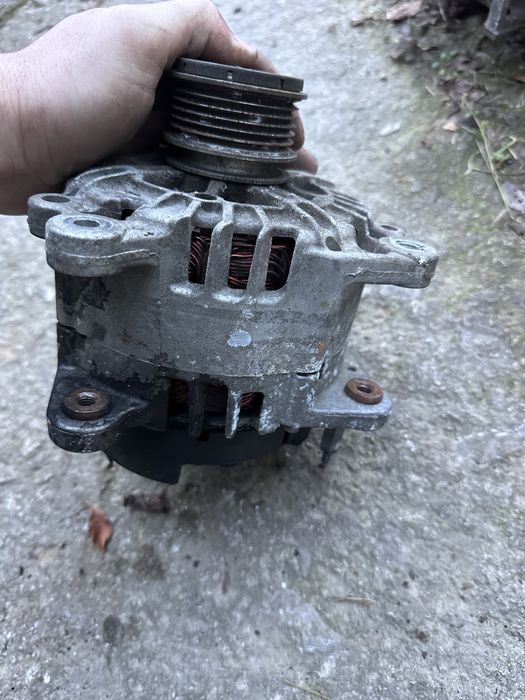 Динамо/Алтернатор VW Passat B6 2.0TDI 2010G