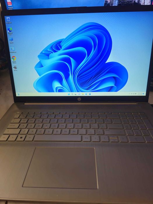 Laptop Hp Ryzen 5 5500U-17 inch
