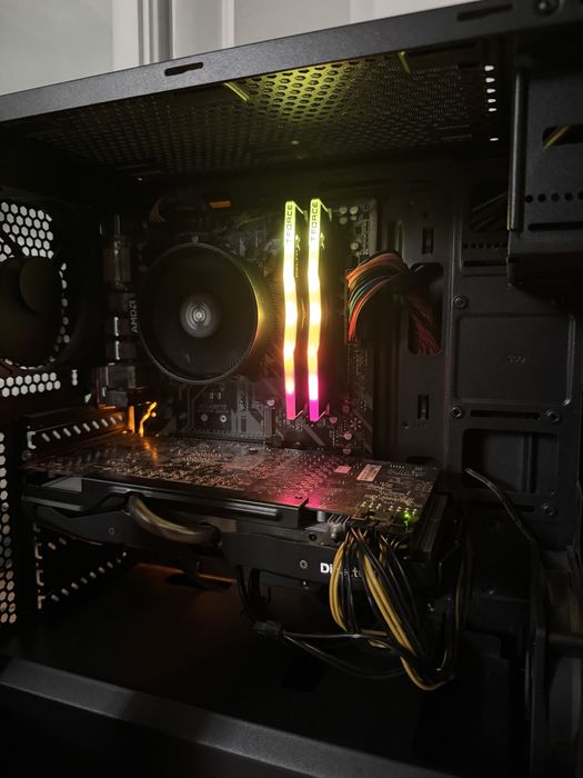 Vând/Schimb PC Gaming Ryzen 5, 8 GB DDR4