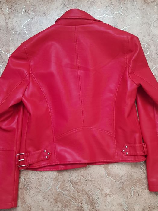 Продам женскую куртку