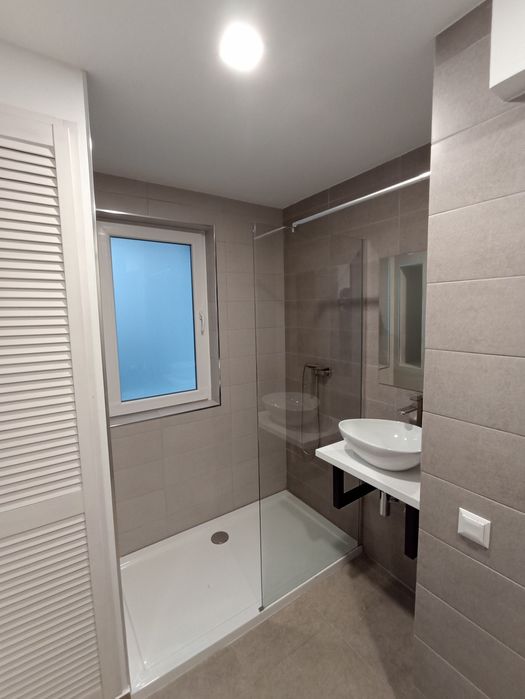 Vând apartament cu 3 camere