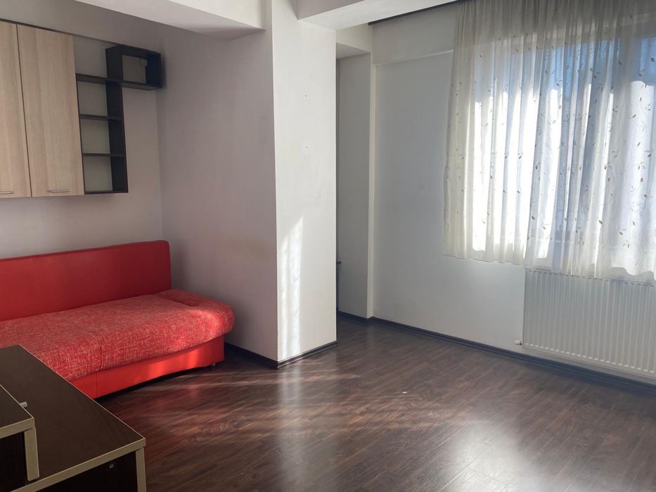 Apartament 3 camere de inchiriat