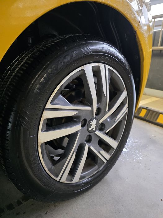 Peugeot 208 2022 1.2 THP