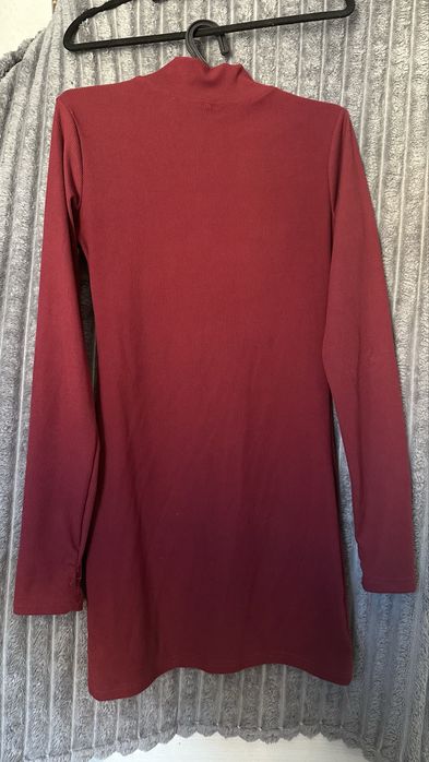 Бордовое теплое мини платье с рукавами