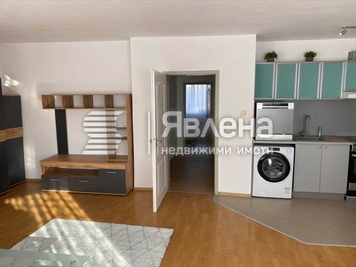 Дава се под наем Тристаен апартамент в Варна, Лятно кино Тракия - 92 кв.м за 615 € - Снимка #1