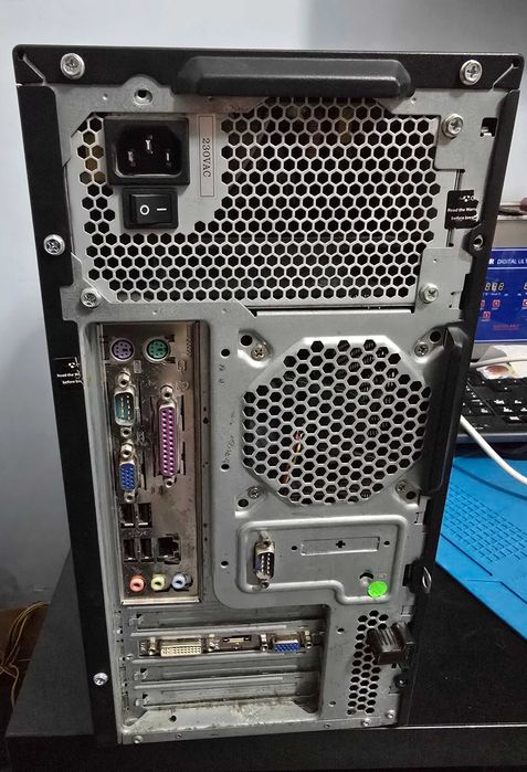 PC Retro Gateway DT Series Q9600,4GB DDR2, Radeon HD 5450, SSD Kingston V300, Windows XP