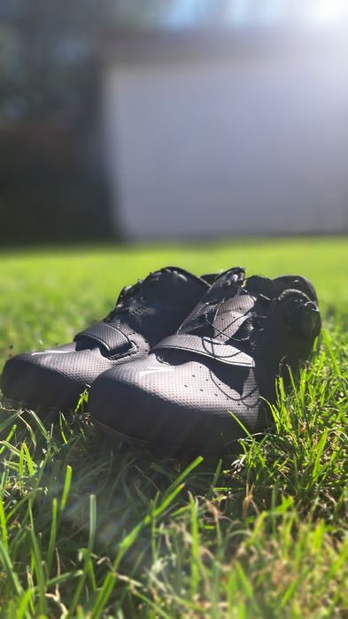 Pantofi de șosea Specialized Recon 1.0 neagri.