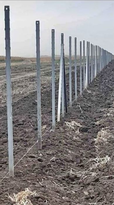 Vand spaleri metalici pentru gard