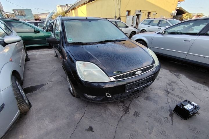 Oglinda dreapta Ford Fiesta 2002 1.4 MT (80 hp)