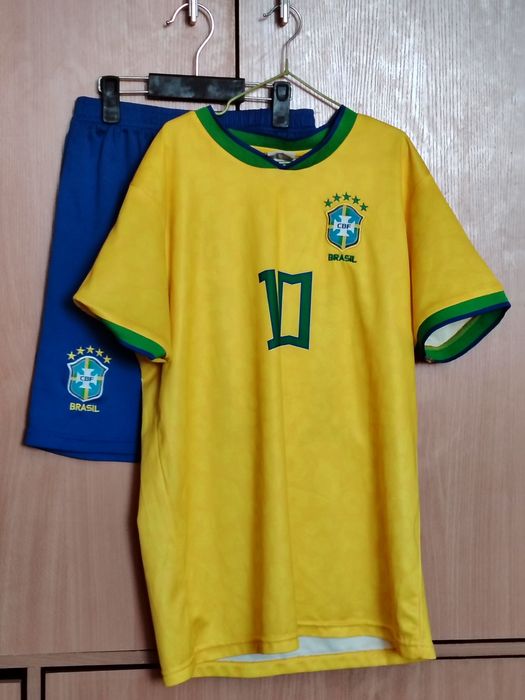 Продам футбольную форму