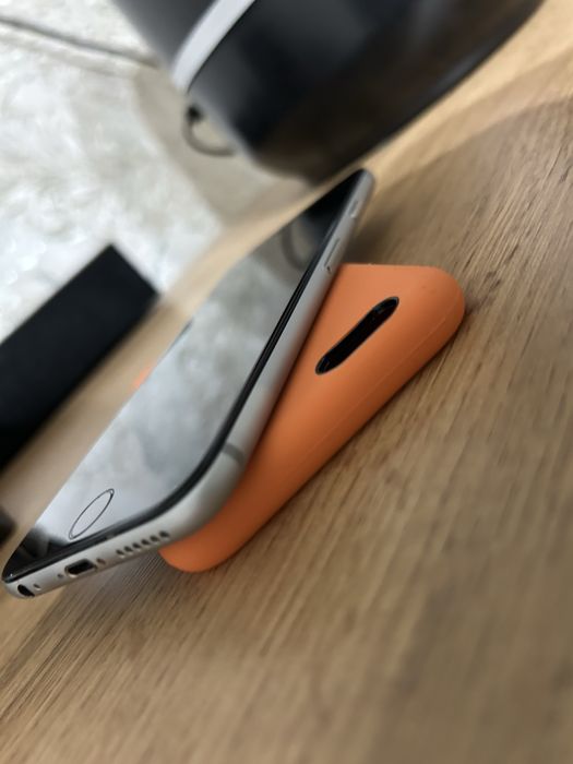 Продам Iphone 6S