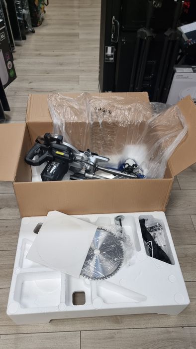 Amanet F28: Fierastrau Circular Culisant Scheppach HM254 SPX NOU